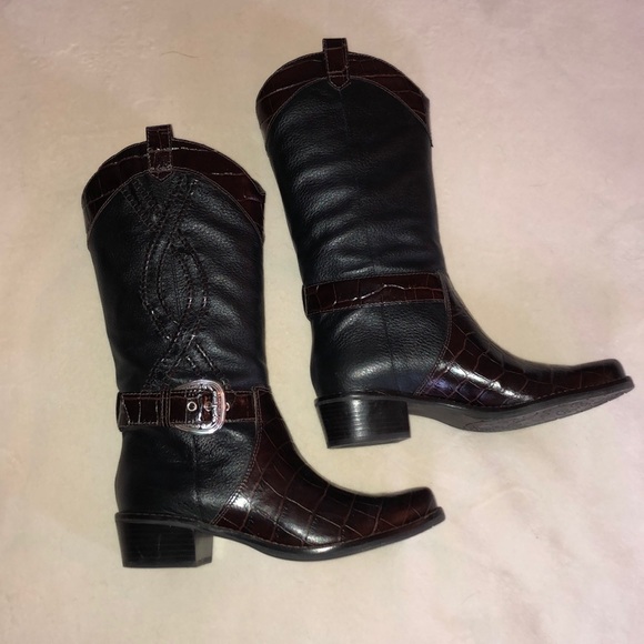 High End Chocolate Leather Boots - Picture 2 of 4